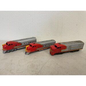 Lot of 3 Bachmann Santa Fe 0565 Locomotive Trains 1 Shell 1 Dummy – HO Scale